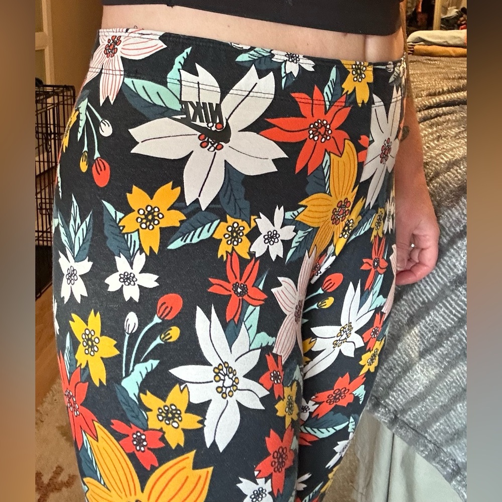 Nike leggings size large